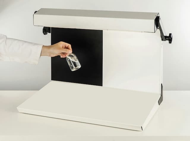 Laboratory liquid viewer for varying light conditions